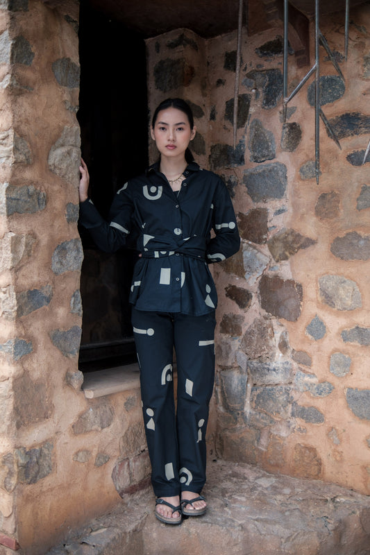 Nara Front knot Shirt Triangle Printed
